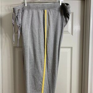 New York Laundry Women's Heather Gray Capri Pants, Size 2X
